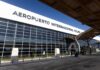Aeropuerto de Tulum pierde pasajeros y enfrenta crisis de conectividad Vista exterior del Aeropuerto Internacional de Tulum durante una jornada con baja afluencia de pasajeros.