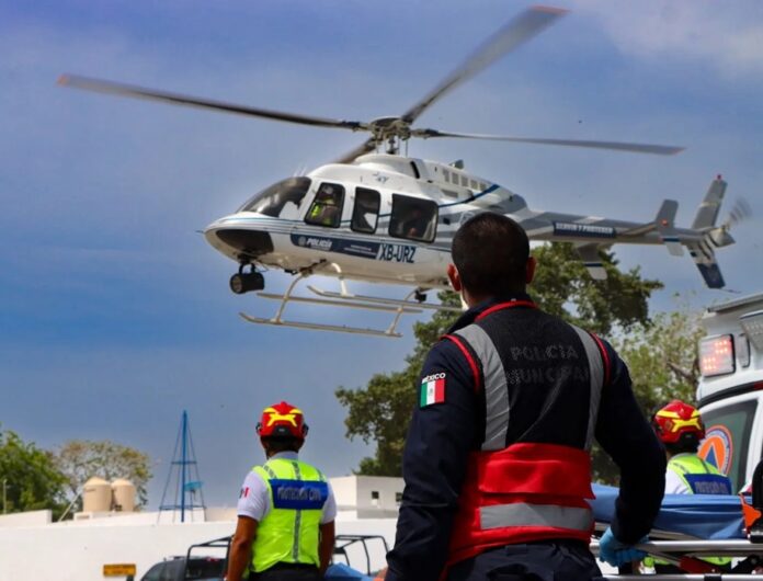 Helicóptero Albatros sobrevolando durante operativo de seguridad en municipio Playa del Carmen, dirigido por Estefanía Mercado.