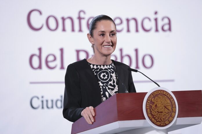 Claudia Sheinbaum durante su conferencia de prensa anunciando su gira de trabajo por Quintana Roo.