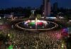 El Mundial 2026 mantiene impacto económico de 2 mil 543 millones de dólares en México Miles de personas concentradas alrededor del Monumento a la Revolución durante un evento nocturno del Mundial 2026 en Ciudad de México