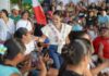 Ana Paty Peralta afirma que en Morena hay piso parejo para todos los aspirantes Ana Paty Peralta saluda a asistentes durante una asamblea informativa de Morena en Playa del Carmen.