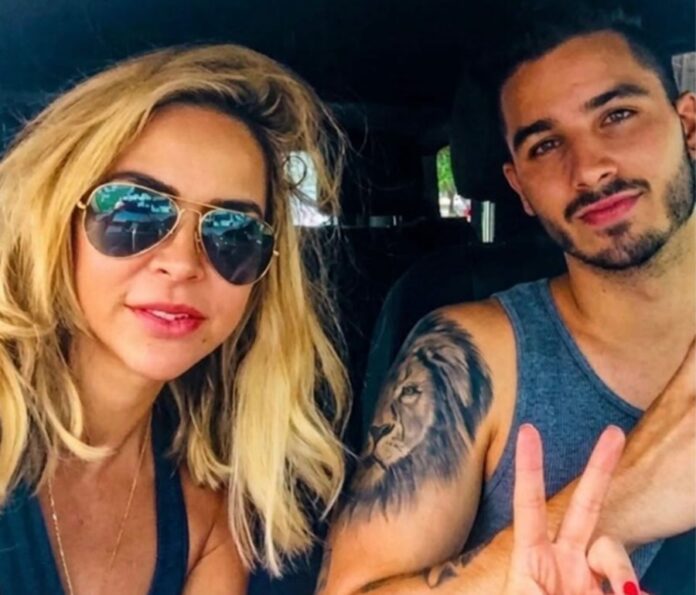 Aylín Mujica aparece junto a su hijo Mauro Menéndez en una fotografía compartida antes de su fallecimiento.