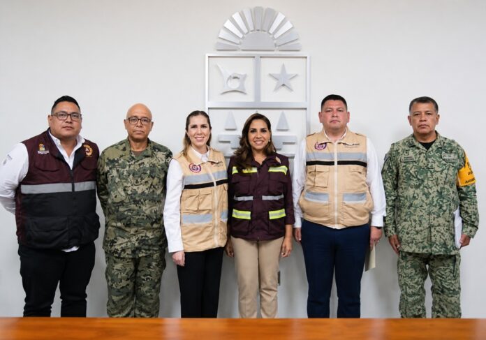 Atenea Gómez Ricalde participa en la instalación del puesto de comando para la temporada de lluvias y ciclones tropicales.