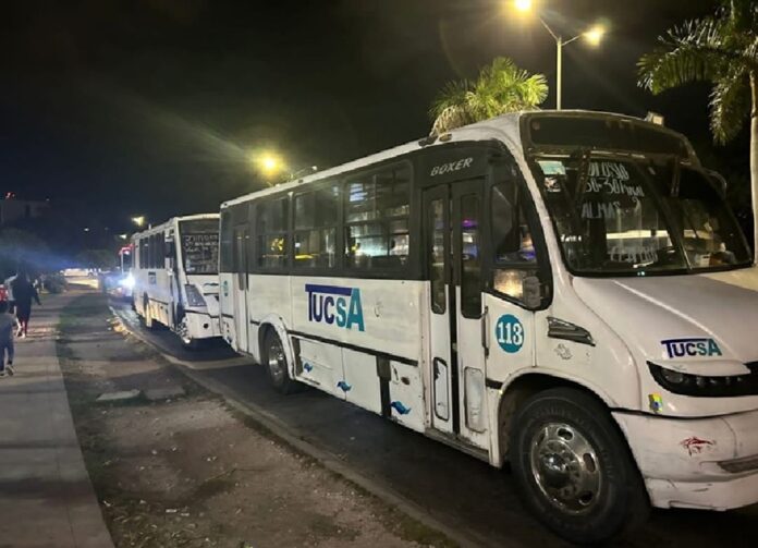 Unidades de transporte púbico en playa del Carmen