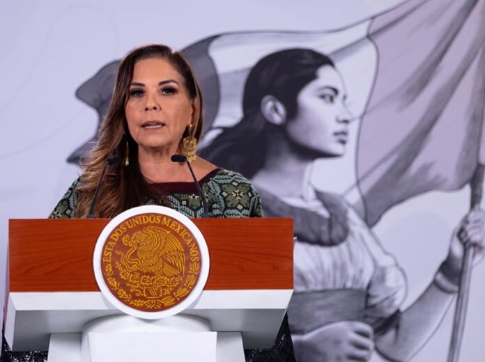 Mara Lezama durante su intervención sobre la estrategia de atención al sargazo en Quintana Roo.