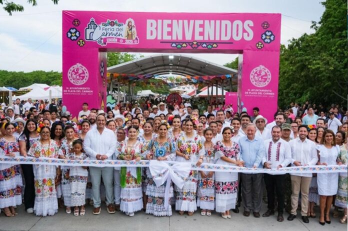 La gobernadora Mara Lezama Espinosa y la presidenta municipal Estefanía Mercado inauguran la Feria de Nuestra Señora del Carmen 2026.