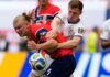 Bellingham rescata a Inglaterra en la prórroga y acaba con el sueño mundialista de Noruega Un jugador de Inglaterra disputa el balón con Erling Haaland durante el partido de cuartos de final del Mundial 2026.
