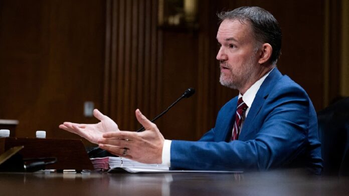 Jamieson Greer comparece ante un comité del Senado de Estados Unidos durante una audiencia sobre temas comerciales.