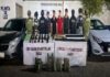 Detienen a cuatro civiles armados y aseguran arsenal de alto poder en Culiacán Cuatro personas detenidas permanecen custodiadas por elementos de seguridad frente a armas, cartuchos, equipo táctico y dos vehículos asegurados.