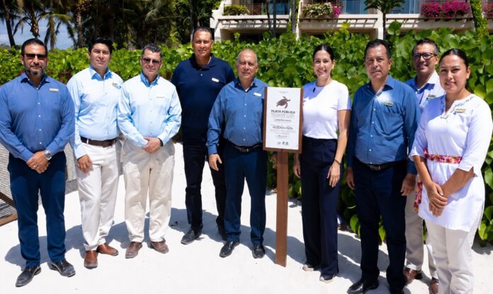 Estefanía Mercado junto a representantes del sector turístico durante las actividades del Festival del Tiburón Toro 2026 en Playa del Carmen.