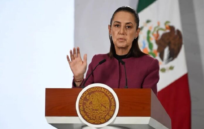 Sheinbaum rechazó persecución política contra Ernesto Ruffo y defendió la investigación de FGR por presunto contrabando de combustible en México.