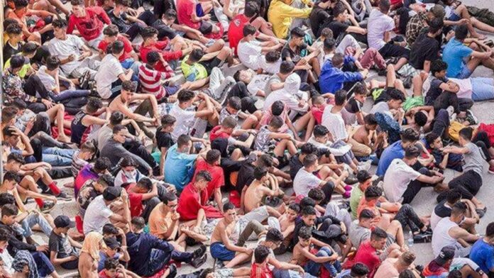 Cientos de migrantes concentrados en Ceuta