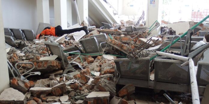 Daños por terremoto Indonesia