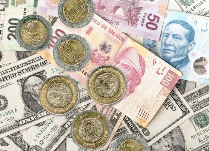 Peso mexicano y dólares
