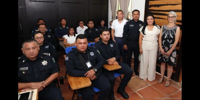 Policía Puerto Morelos