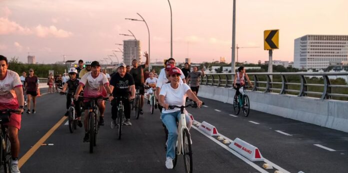 Mara Lezama Puenteando Nichupté