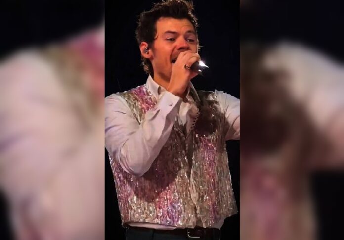 Harry Styles protagonizó uno de los momentos más comentados de su tercer concierto en México al interpretar 