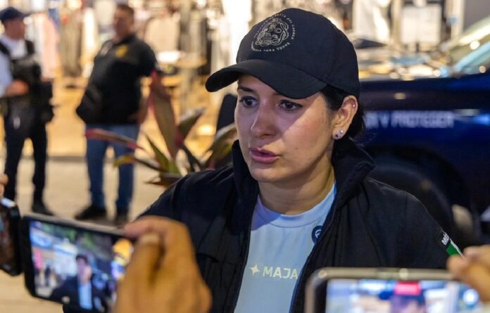 Estefanía Mercado durante un mensaje sobre la denuncia presentada por el presunto maltrato de tortugas marinas en Playa del Carmen.