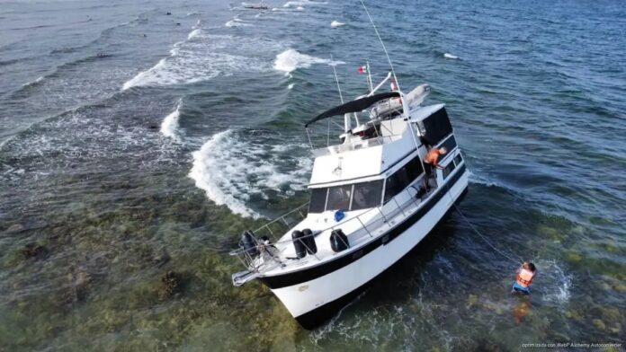 Yate encallado Mahahual
