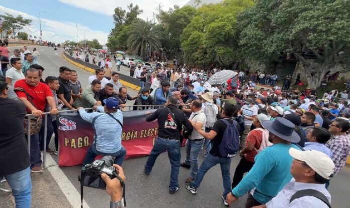 Enfrentamiento CNTE Morena