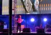 Narcocorridos de Panter Bélico suenan en el Grito oficial de San Cristóbal de Las Casas Panter Bélico en escenario