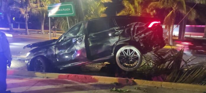 Choque BMW y combi