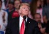 Trump arremete contra la Corte Suprema tras freno a restricciones al voto por correo Donald Trump durante discurso