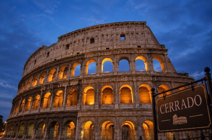 Coliseo romano cerrado