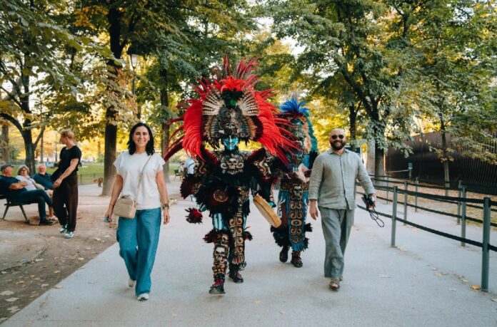 Guerreros mexicas en París