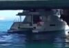 Yate impacta el Puente Calinda en Cancún y queda atorado en la Zona Hotelera Yate atorado