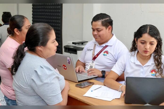 Becas educativas Cancún