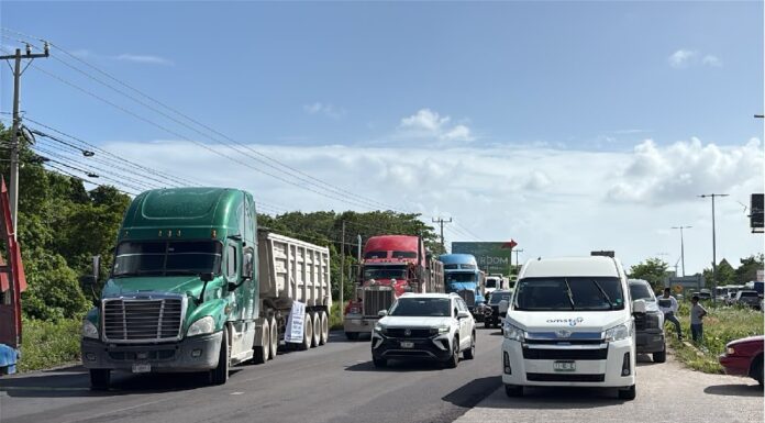 Bloqueos carreteros en Quintana Roo