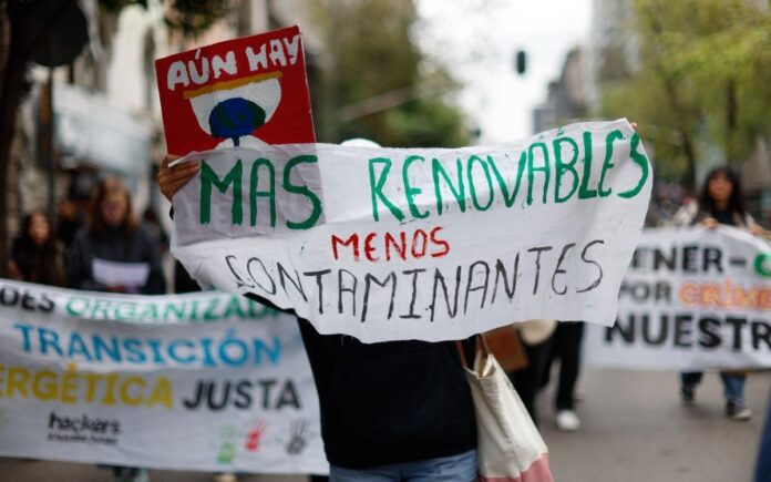 Protesta por energía limpia