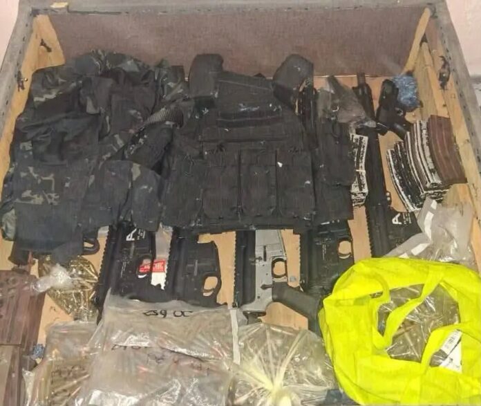 Armamento asegurado en Cancún